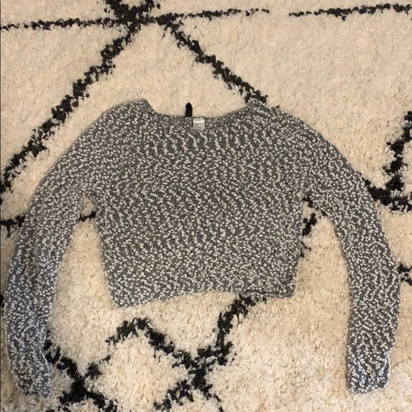 Knitted Cropped H&M Sweater - Picture 1 of 3